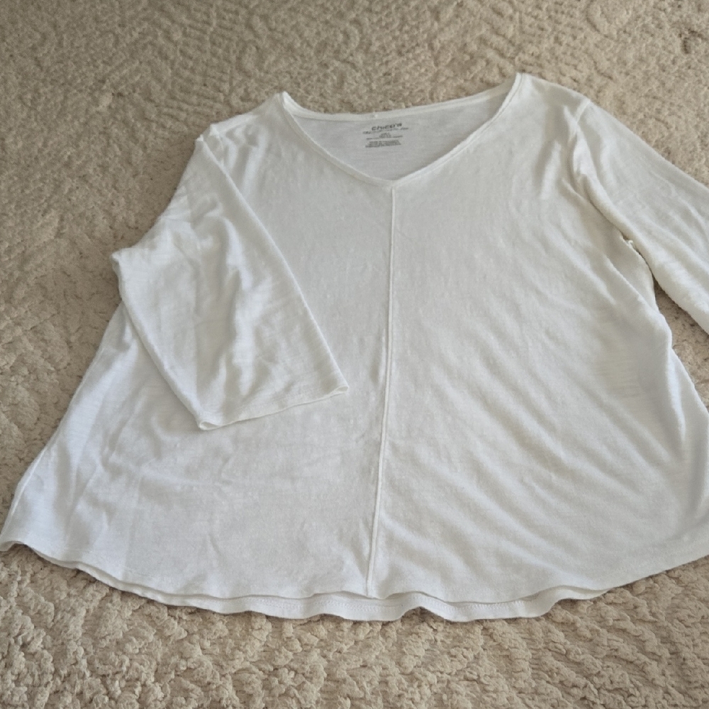 Chico's Classic White V-Neck 3/4 Sleeve Tee